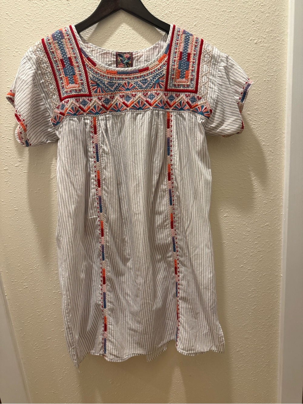 Johnny Was embroidered cream blouse with blue and orange accents